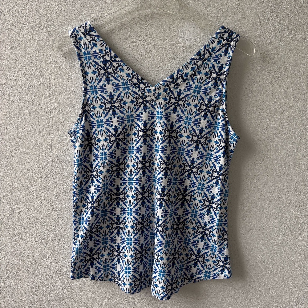 White House Black Market Medium V Neck Tank Top Blue & White cotton Blend Casual - Picture 3 of 10